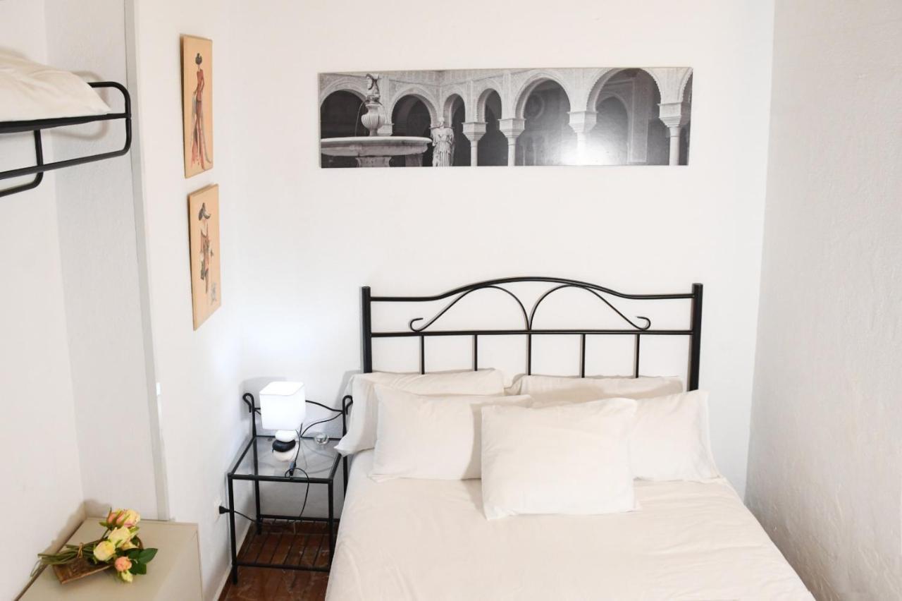 Apartamento Descalzos Siviglia Esterno foto